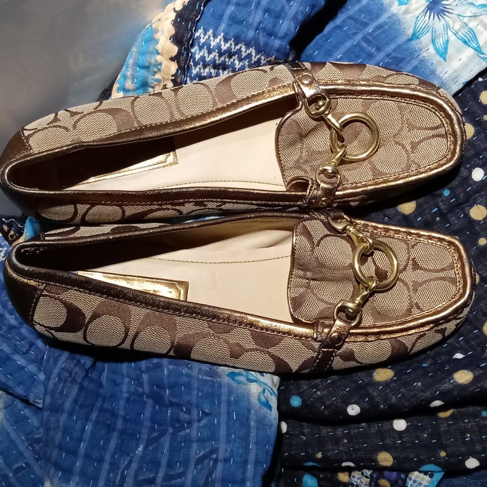 Coach Signature Square-toed Loafers Gold 8M